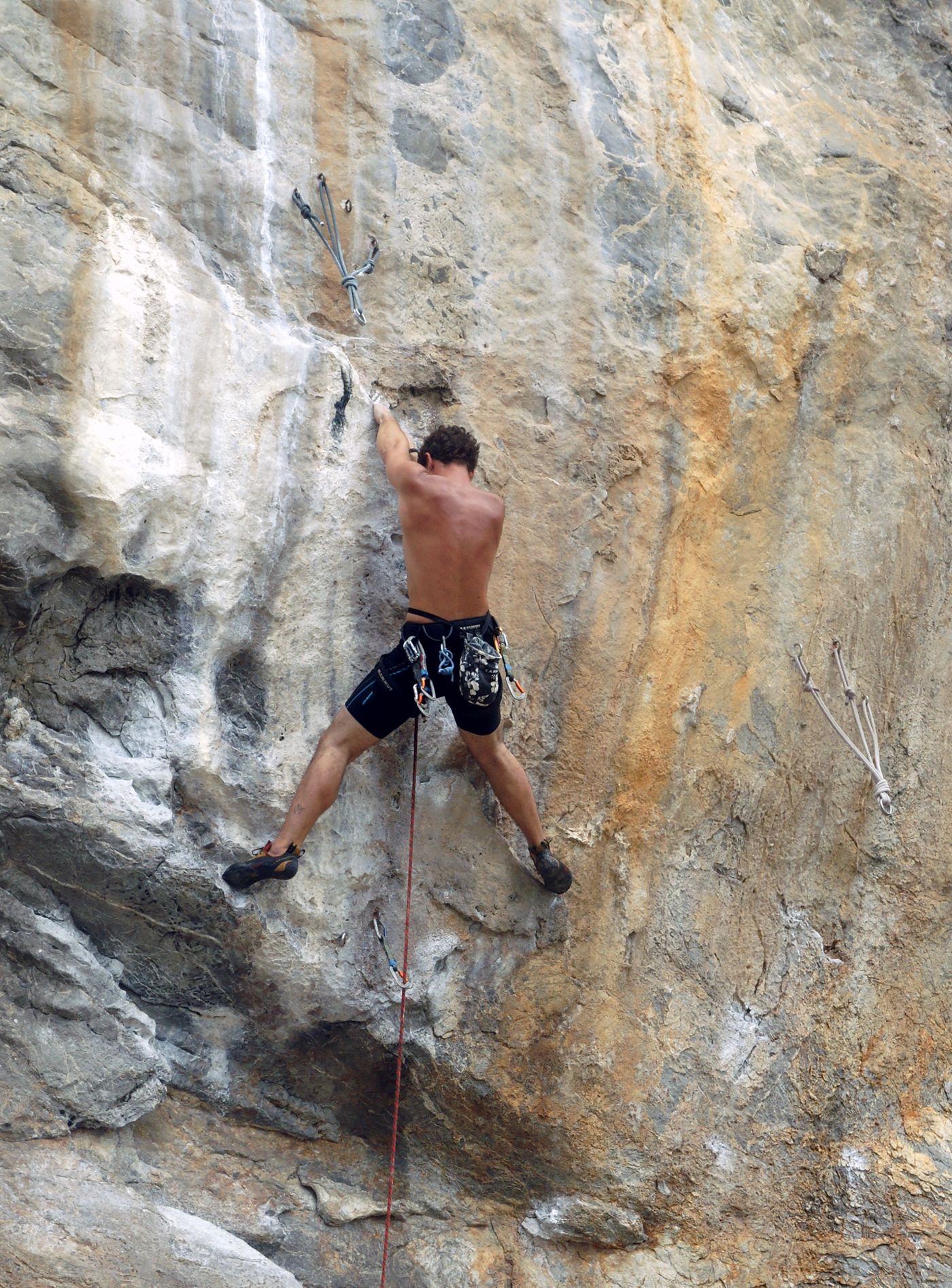 A climber on the limestone above Ton Sai beach