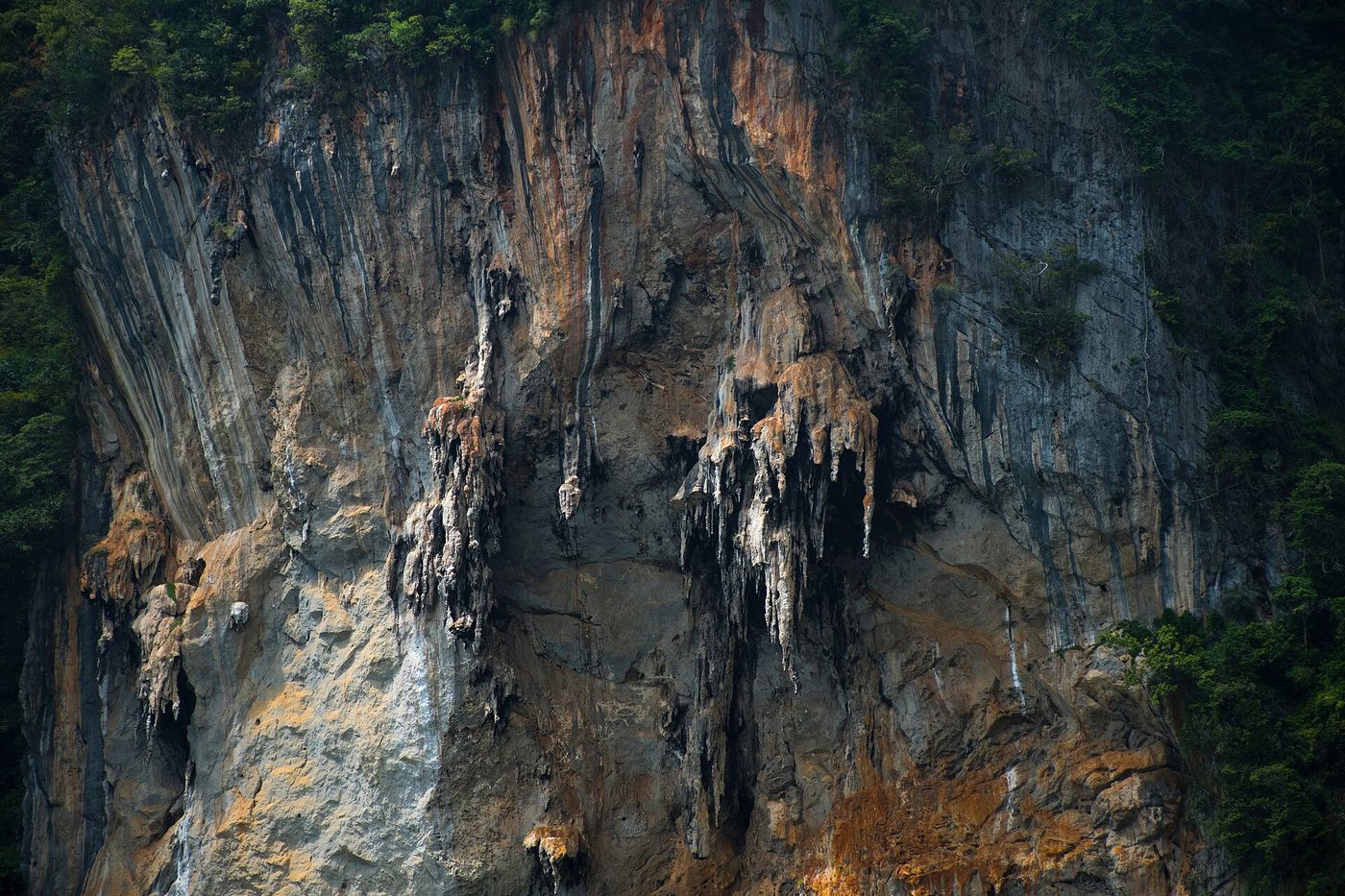Limestone rocks on the beach at Ton Sai